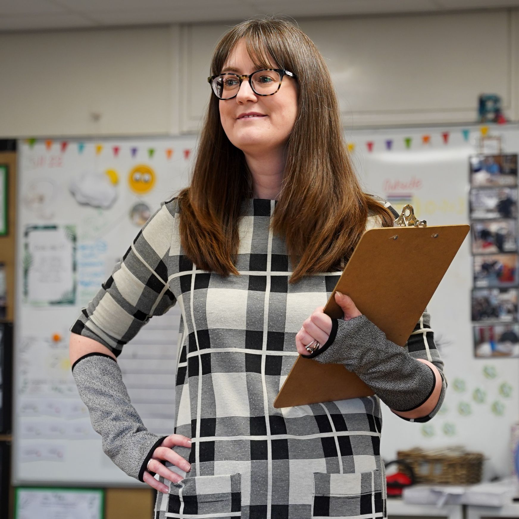 Bissfeste Unterarmschützer mit Daumenloch - B630A